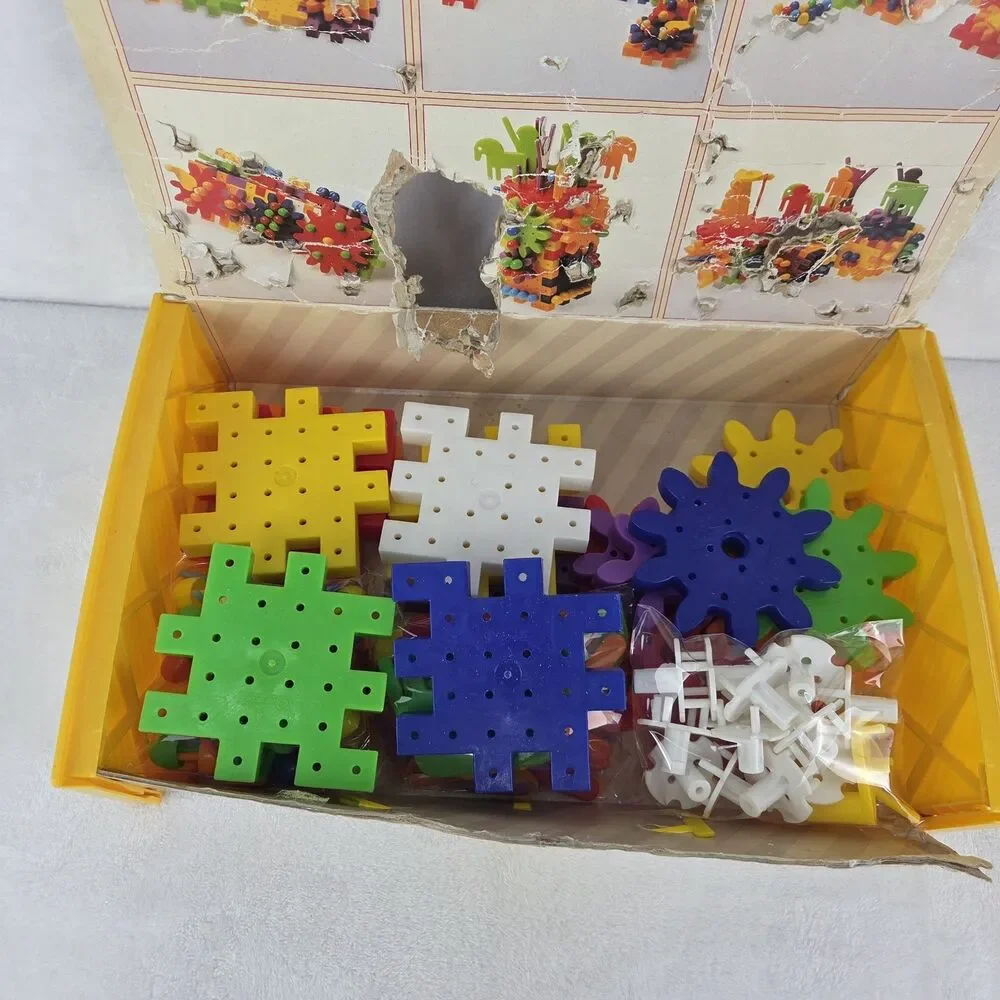 Vintage Discovery Toys Gears Go Round Building Set 97 Pieces w/ Original Box